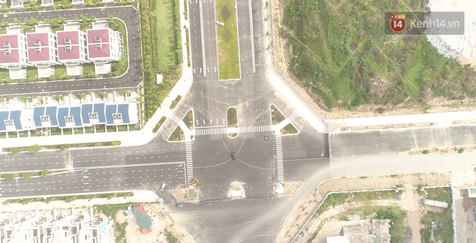 Clip, ảnh: Toàn cảnh tuyến đường mới với 8 làn xe, mạch xương sống nối liền 3 quận ở Hà Nội - Ảnh 7.