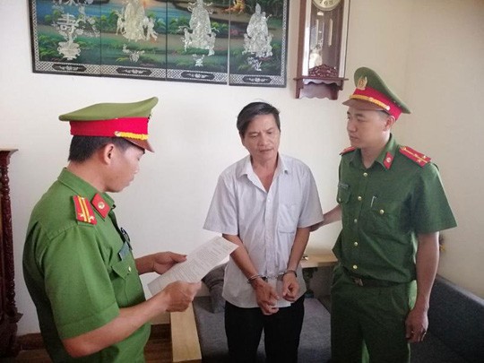 Khởi tố &ocirc;ng chủ hiếp d&acirc;m c&ocirc; gi&uacute;p việc khuyết tật - Ảnh 1.