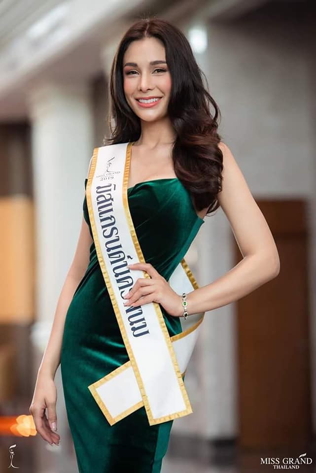 Không chỉ lạc lõng trong chiến thắng, Miss Grand ThaiLan 2019 còn bị chỉ trích bởi gương mặt đơ cứng, thiếu tự nhiên - Ảnh 4.