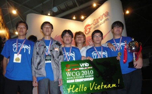 Trước khi Team Flash vô địch AWC 2019 và viết nên lịch sử, đây là những cái tên đã giúp nền Esports Việt vươn tầm thế giới - Ảnh 2.