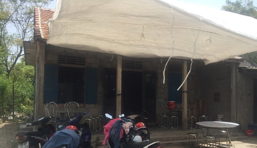 Người cha 20 tuổi nghi làm chết con trai 4 tháng tuổi ra đầu thú - Ảnh 1. Người cha 20 tuổi nghi làm chết con trai 4 tháng tuổi ra đầu thú - Ảnh 1.