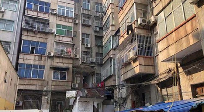 Lang thang tìm con mất tích, mẹ vô tình thấy cô gái trẻ bị điên, hé lộ quá khứ khủng khiếp con phải chịu đựng suốt 6 năm trong động quỷ dữ - Ảnh 2.