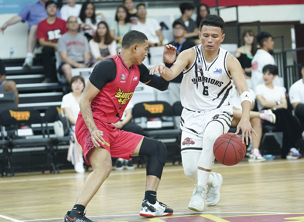 Thang Long Warriors bị Saigon Heat hủy diệt 0-3 - Ảnh 1. Thang Long Warriors bị Saigon Heat hủy diệt 0-3 - Ảnh 1.
