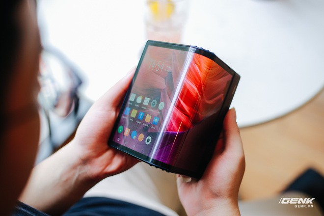 Tr&ecirc;n tay Royole FlexPai: Smartphone m&agrave;n h&igrave;nh gập đầu ti&ecirc;n tr&ecirc;n thế giới - Ảnh 17.
