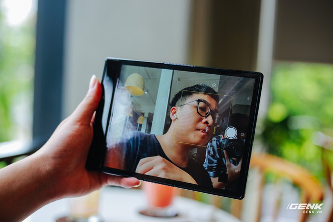 Tr&ecirc;n tay Royole FlexPai: Smartphone m&agrave;n h&igrave;nh gập đầu ti&ecirc;n tr&ecirc;n thế giới - Ảnh 27.