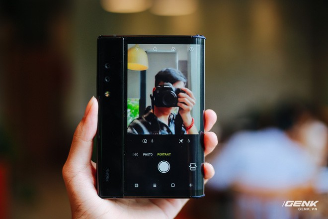 Tr&ecirc;n tay Royole FlexPai: Smartphone m&agrave;n h&igrave;nh gập đầu ti&ecirc;n tr&ecirc;n thế giới - Ảnh 29.