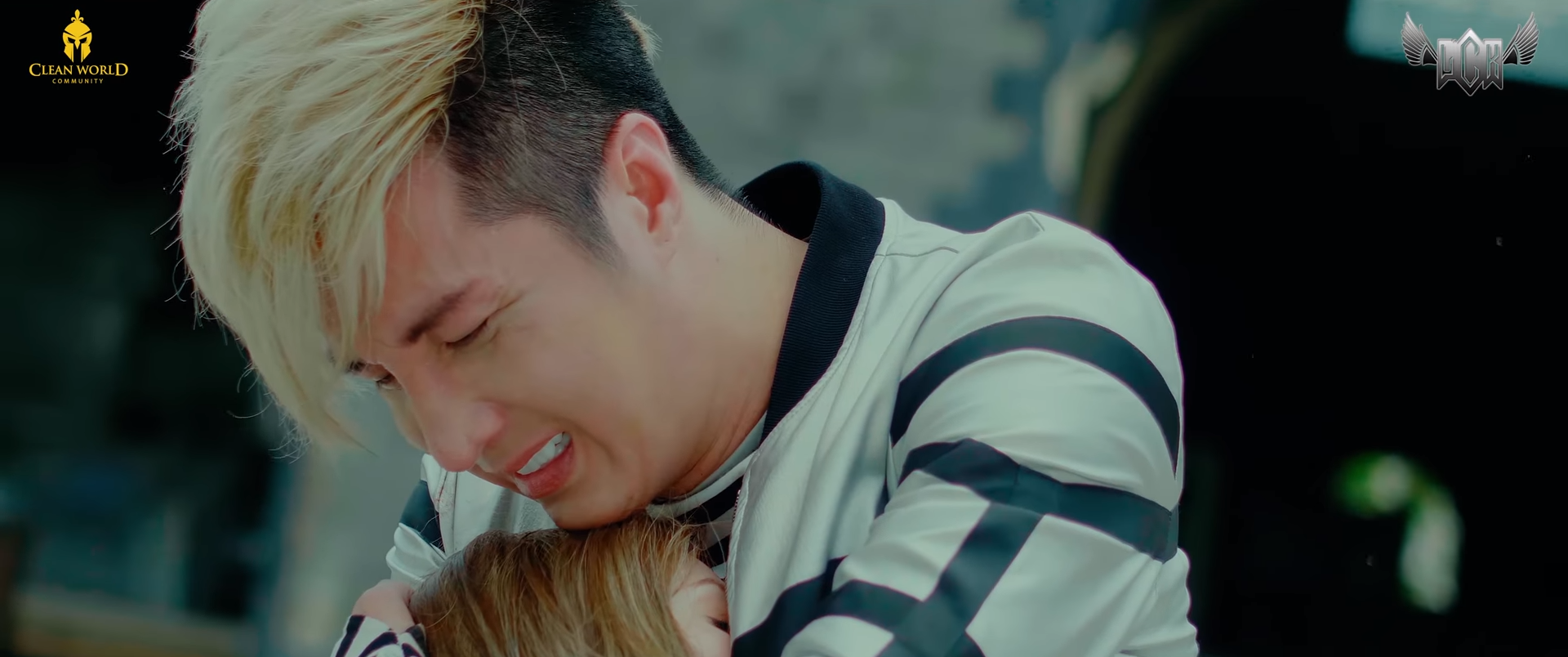 Web drama của Lâm Chấn Khang vừa hạ bệ Sơn Tùng: Đánh đấm như... siêu anh hùng, có cả màn tái sinh cực lầy - Ảnh 13. Web drama của Lâm Chấn Khang vừa hạ bệ Sơn Tùng: Đánh đấm như... siêu anh hùng, có cả màn tái sinh cực lầy - Ảnh 13.