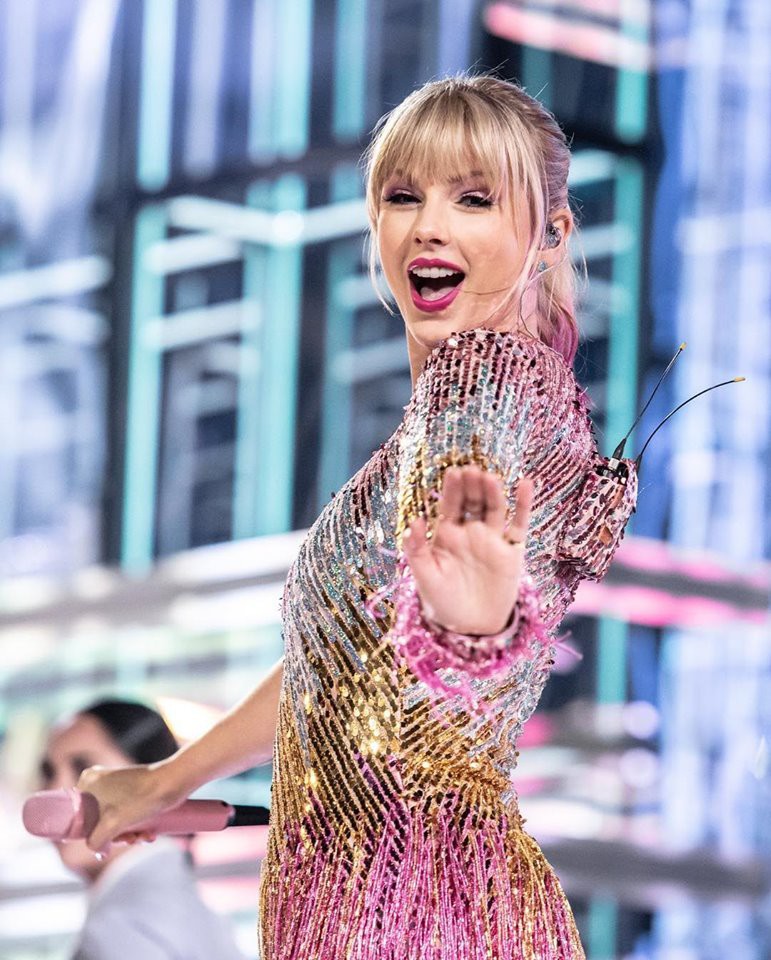 Hội những nghệ sĩ ngậm ngùi về nhì nhiều nhất trong lịch sử BXH Billboard Hot 100 - Ảnh 1. Hội những nghệ sĩ ngậm ngùi về nhì nhiều nhất trong lịch sử BXH Billboard Hot 100 - Ảnh 1.
