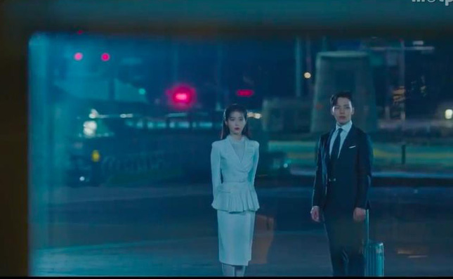 Netizen mếu máo sau 2 tập của Hotel Del Luna: Chất như IU doạ giết “ma mới” Yeo Jin Goo đến mức tức tưởi suýt bỏ đi - Ảnh 3.