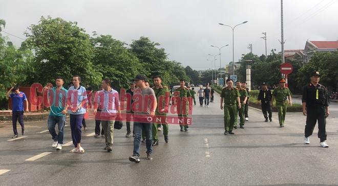 Phá vụ án nữ sinh ship gà: Bùi Văn Công diễn lại hành vi phạm tội - Ảnh 2.
