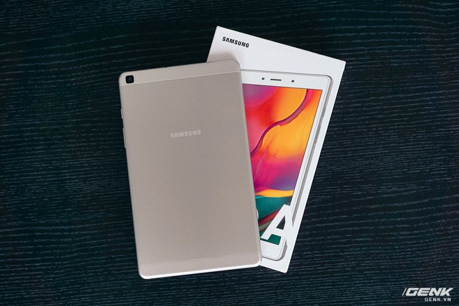 Mở hộp Galaxy Tab A 8.0 mới: Một mình một cõi “điện thoại bảng”, ngoài màn hình lớn ra còn gì hay không? - Ảnh 3.