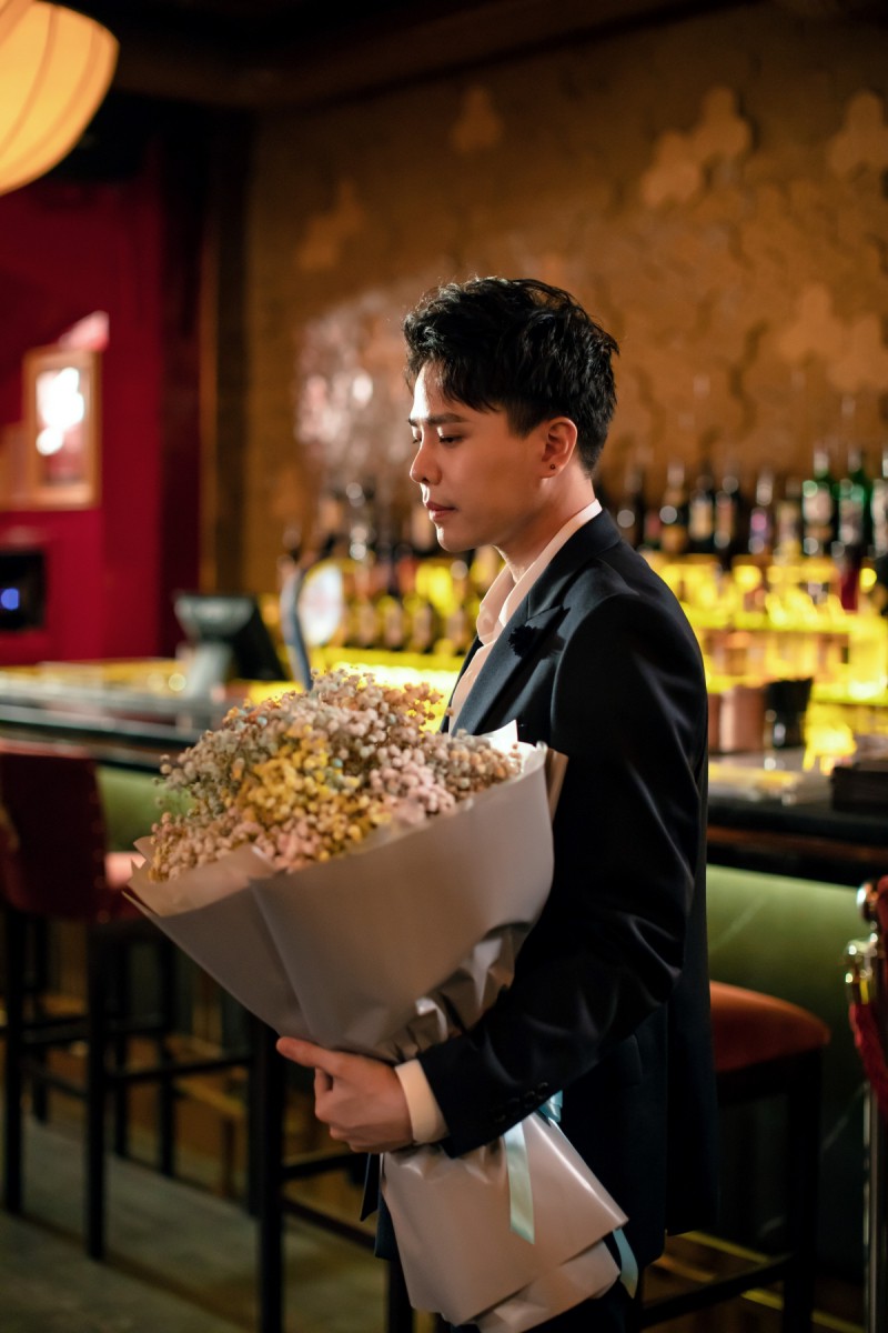 Yêu thầm nhưng không dám thổ lộ, Trịnh Thăng Bình xót xa nhìn Liz Kim Cương chịu thiệt thòi trong MV song ca - Ảnh 7. Yêu thầm nhưng không dám thổ lộ, Trịnh Thăng Bình xót xa nhìn Liz Kim Cương chịu thiệt thòi trong MV song ca - Ảnh 7.