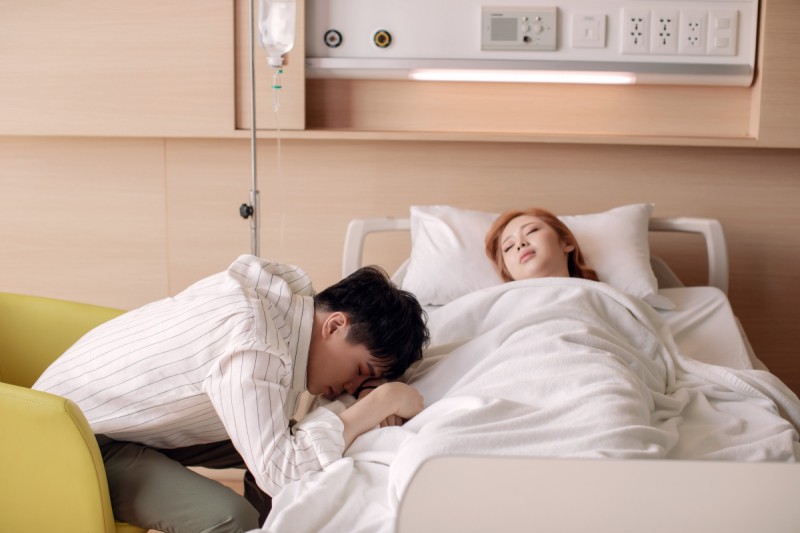 Yêu thầm nhưng không dám thổ lộ, Trịnh Thăng Bình xót xa nhìn Liz Kim Cương chịu thiệt thòi trong MV song ca - Ảnh 4. Yêu thầm nhưng không dám thổ lộ, Trịnh Thăng Bình xót xa nhìn Liz Kim Cương chịu thiệt thòi trong MV song ca - Ảnh 4.