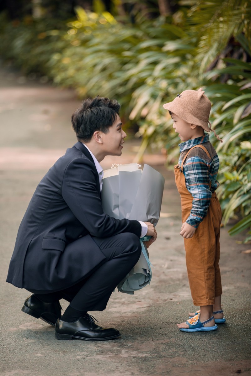 Yêu thầm nhưng không dám thổ lộ, Trịnh Thăng Bình xót xa nhìn Liz Kim Cương chịu thiệt thòi trong MV song ca - Ảnh 6. Yêu thầm nhưng không dám thổ lộ, Trịnh Thăng Bình xót xa nhìn Liz Kim Cương chịu thiệt thòi trong MV song ca - Ảnh 6.