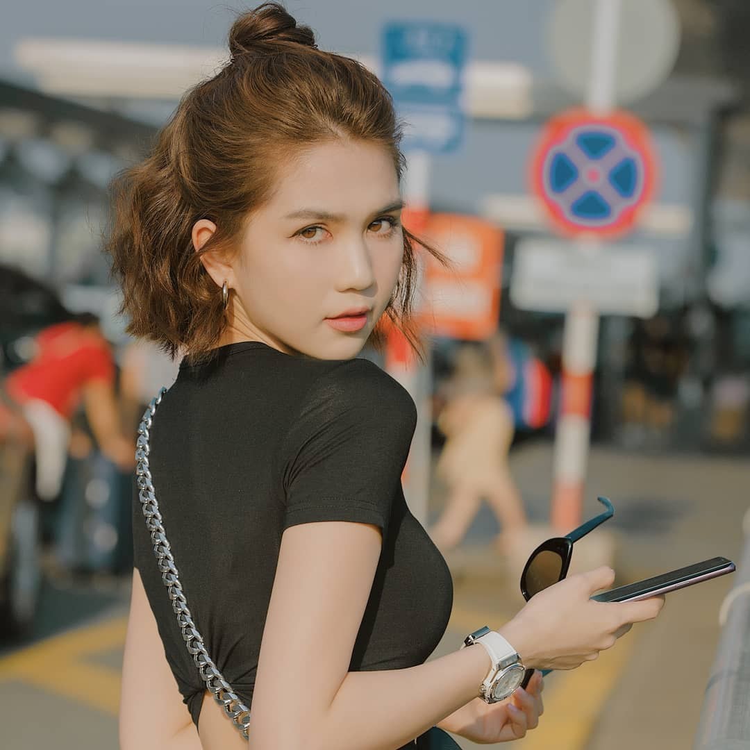 Làm chén trà và cùng bàn luận về phát ngôn mới của Ngọc Trinh: Thất tình sẽ không quá kinh khủng, nếu bạn giàu! - Ảnh 2. Làm chén trà và cùng bàn luận về phát ngôn mới của Ngọc Trinh: Thất tình sẽ không quá kinh khủng, nếu bạn giàu! - Ảnh 2.