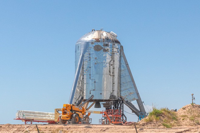 Hệ thống phóng mới của SpaceX bị một quả cầu lửa khổng lồ nuốt trọn, Elon Musk phải dời lịch bay thử - Ảnh 3.