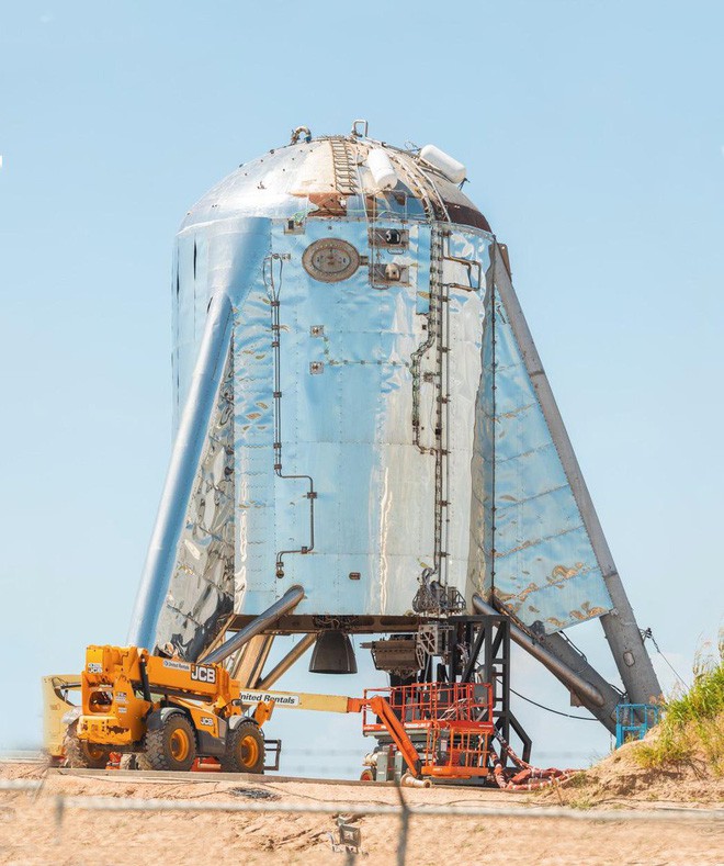 Hệ thống phóng mới của SpaceX bị một quả cầu lửa khổng lồ nuốt trọn, Elon Musk phải dời lịch bay thử - Ảnh 4.