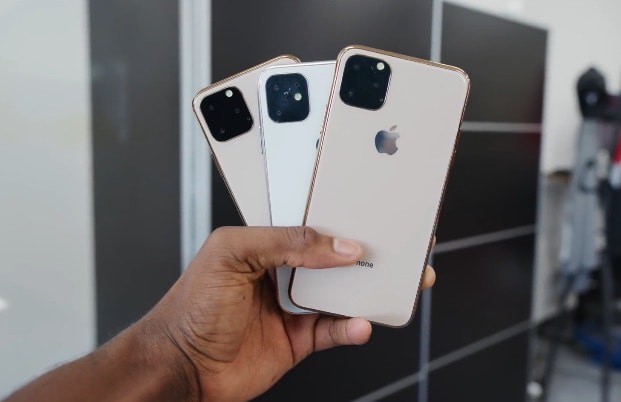 Đừng mua iPhone XI nếu bạn mắc chứng sợ lỗ, vì đây có thể là thiết kế được chọn bởi Apple - Ảnh 1.