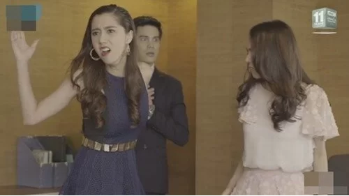 Chặt đuôi tiểu tam như chị Linh (Về Nhà Đi Con) đã ăn thua gì, 4 màn đánh ghen kinh hồn bạt vía phim Thái sau mới sợ! - Ảnh 15. Chặt đuôi tiểu tam như chị Linh (Về Nhà Đi Con) đã ăn thua gì, 4 màn đánh ghen kinh hồn bạt vía phim Thái sau mới sợ! - Ảnh 15.