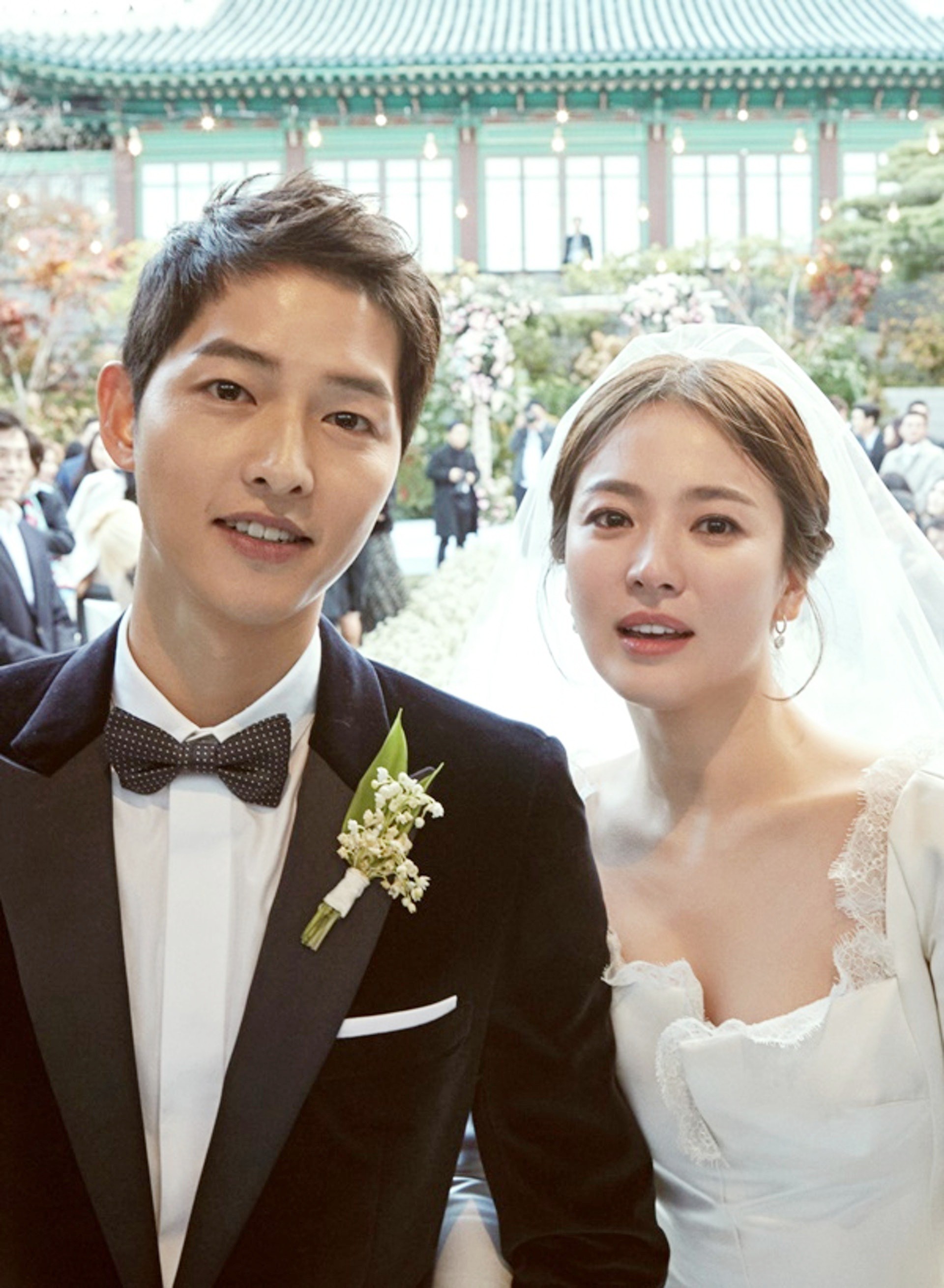 Ơn giời, Song Hye Kyo cuối cùng đã lộ diện: Âm thầm xem ảnh chồng Song Joong Ki khi cả thế giới đồn ngoại tình - Ảnh 6.