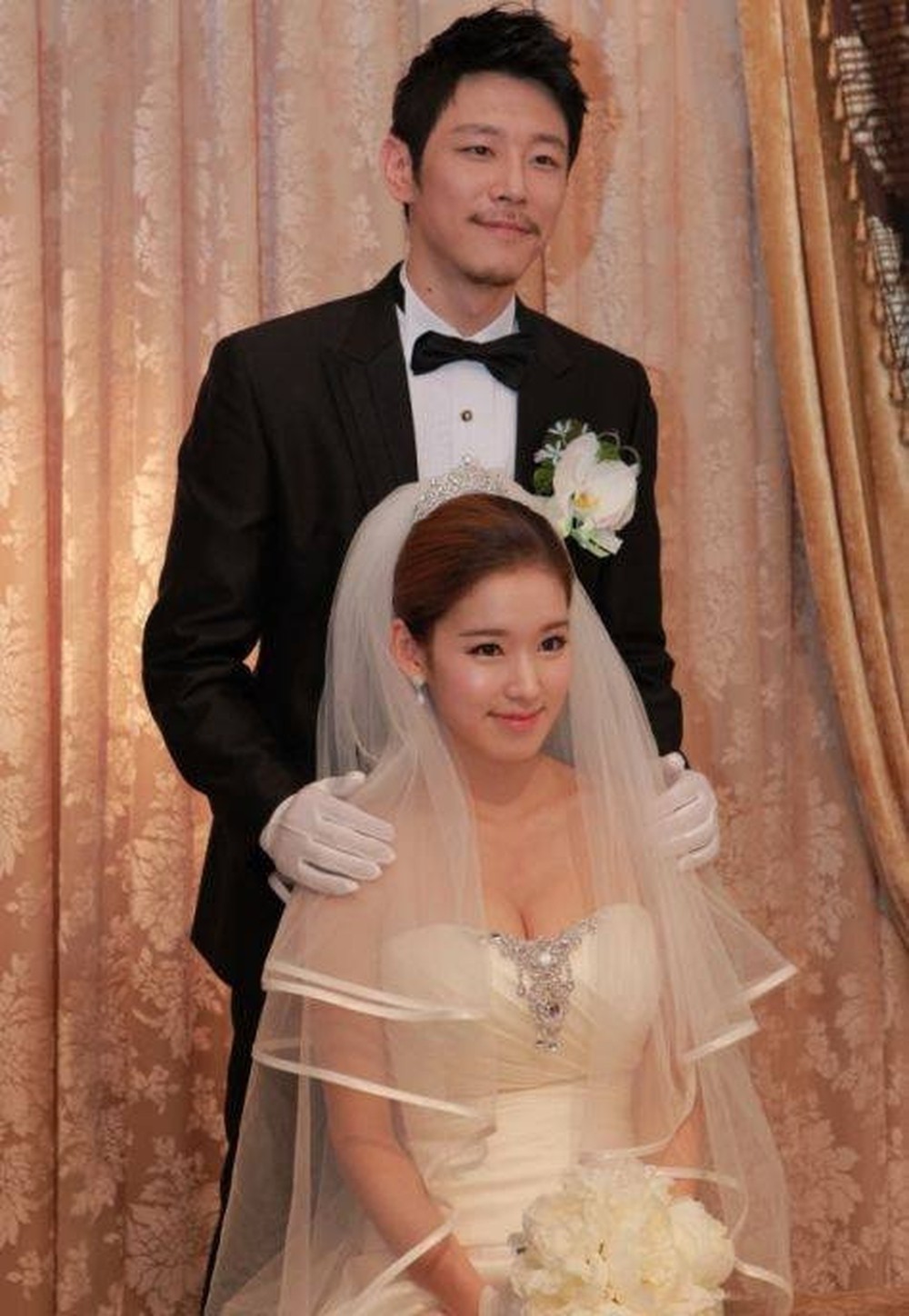 Mỹ nữ Hậu Duệ Mặt Trời Park Hwan Hee trước khi tố giác chồng cũ bạo hành: Sự nghiệp nữ phụ toàn phim hot - Ảnh 16. Mỹ nữ Hậu Duệ Mặt Trời Park Hwan Hee trước khi tố giác chồng cũ bạo hành: Sự nghiệp nữ phụ toàn phim hot - Ảnh 16.