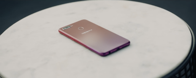 Đừng mua chiếc smartphone được Sơn T&ugrave;ng quảng c&aacute;o trong MV H&atilde;y Trao Cho Anh - Ảnh 2.