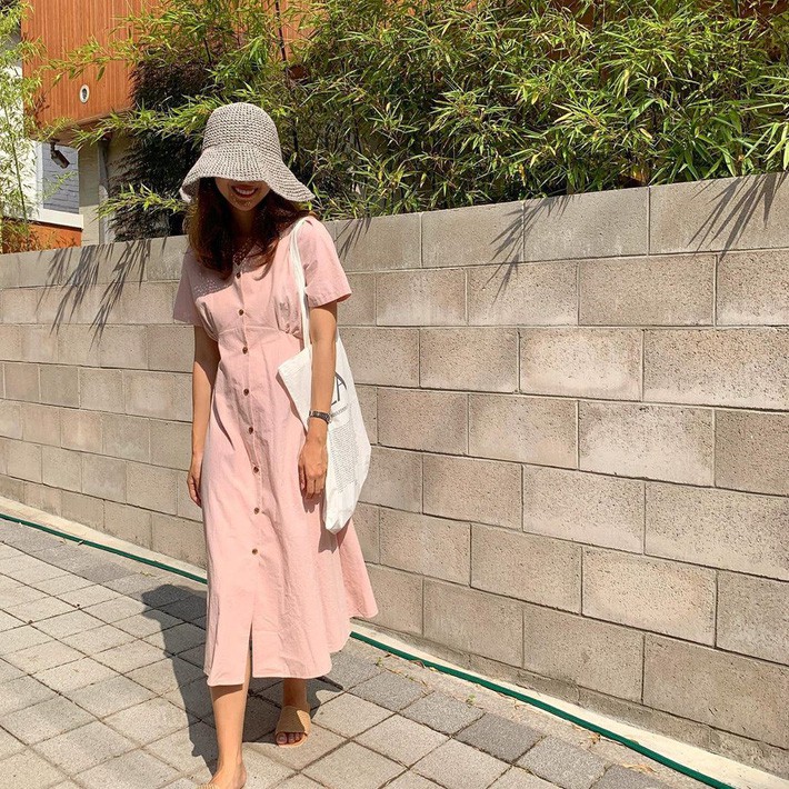 Street style Châu Á: 15 set đồ từ hoa hoét cho đến trơn màu đủ sức cân cả mùa hè 2019 - Ảnh 8. Street style Châu Á: 15 set đồ từ hoa hoét cho đến trơn màu đủ sức cân cả mùa hè 2019 - Ảnh 8.