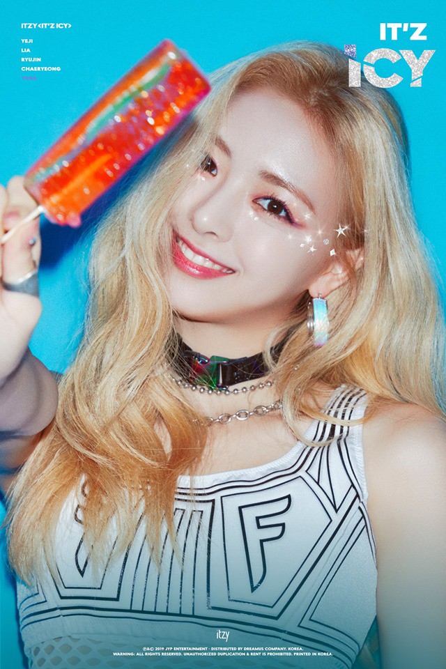 Teaser mới của ITZY: Tươi sáng với concept hè nhưng liệu có bị JYP dìm vì ảnh nền nhà quê như TWICE? - Ảnh 10.