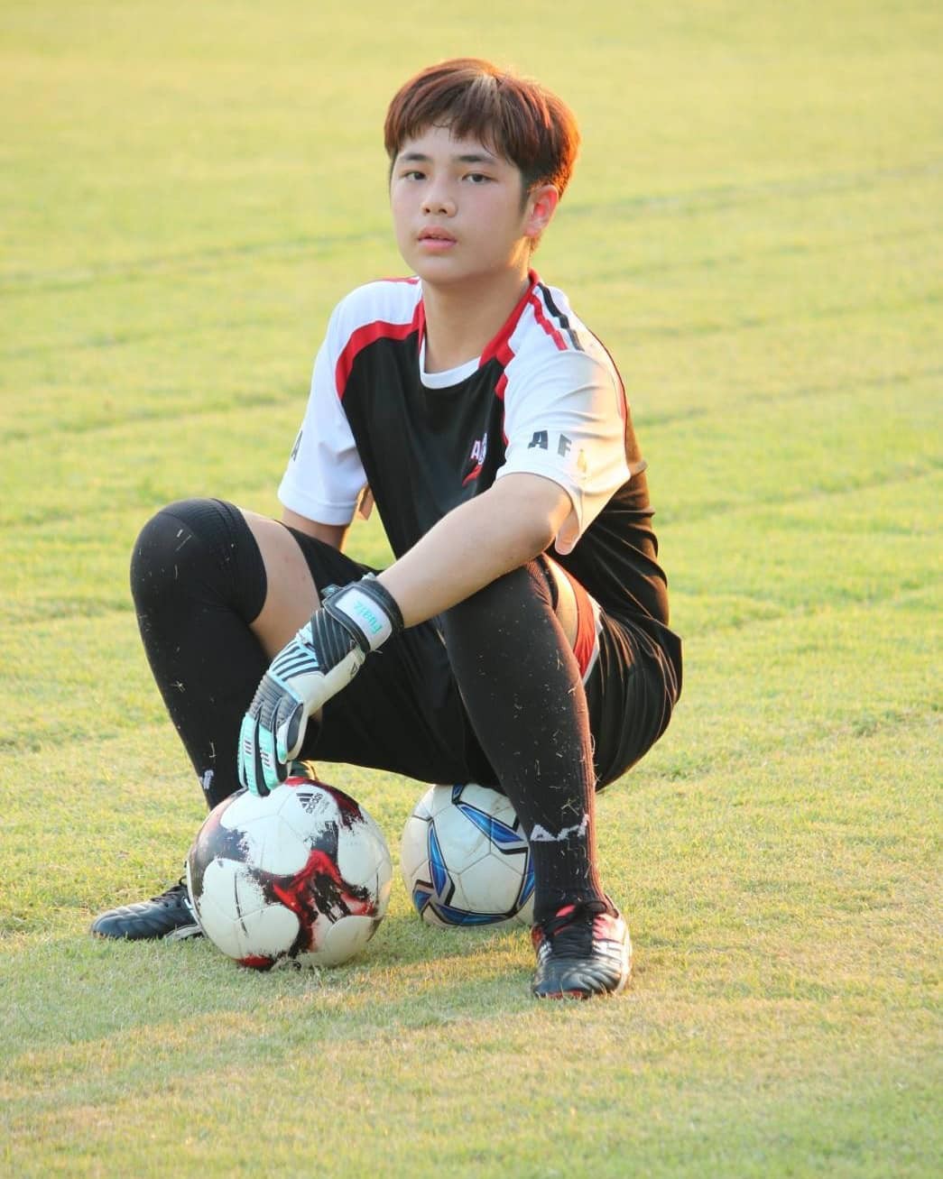 Nụ cười toả nắng của cầu thủ Thái Lan viral MXH: Mới lớp 8 đã đẹp ...