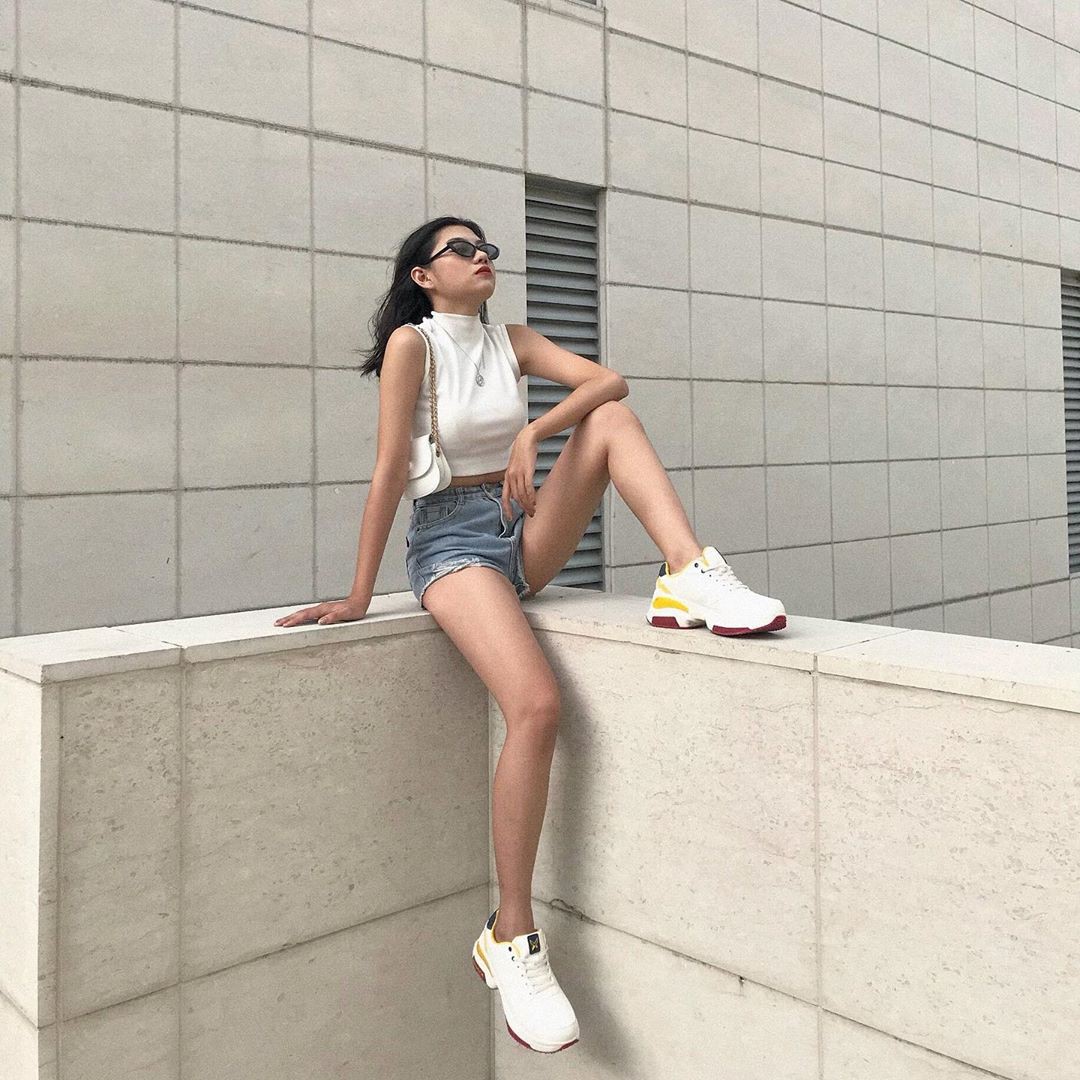 Street style giới trẻ Việt tuần qua: không chỉ đỉnh ở khoản lên đồ mà còn đỉnh ở cả dáng pose chất hơn nước cất - Ảnh 5.