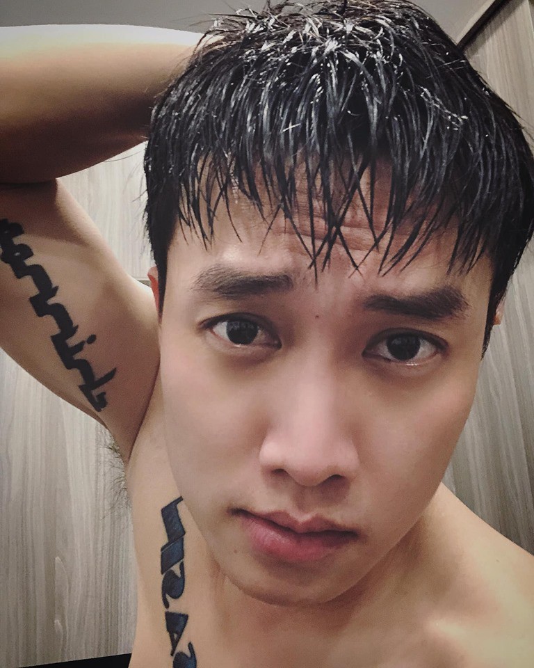 Sau nghi vấn hói đầu, Quốc Trường đã trở lại ngoạn mục với mái tóc ổn đến nỗi Tiến Luật cũng phải lân la hỏi bí kíp - Ảnh 2. Sau nghi vấn hói đầu, Quốc Trường đã trở lại ngoạn mục với mái tóc ổn đến nỗi Tiến Luật cũng phải lân la hỏi bí kíp - Ảnh 2.