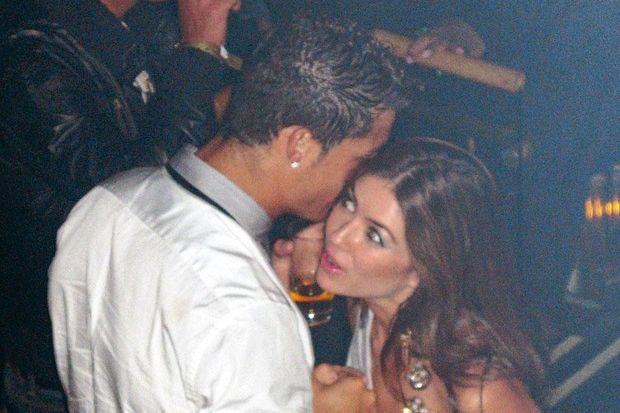 Ch&iacute;nh thức: Kathryn Mayorga kh&ocirc;ng đủ bằng chứng, Ronaldo tho&aacute;t khỏi c&aacute;o buộc hiếp d&acirc;m - Ảnh 1.