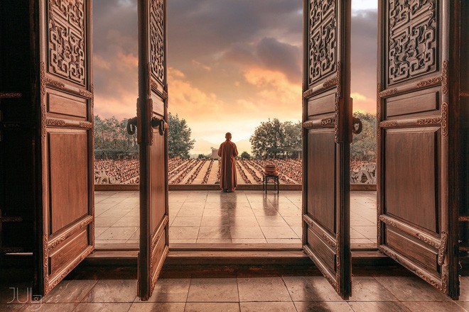 L&ecirc;n ch&ugrave;a tu, nữ sinh Ninh B&igrave;nh g&acirc;y sốt khi t&igrave;nh cờ lọt v&agrave;o ống k&iacute;nh nhiếp ảnh - Ảnh 4.