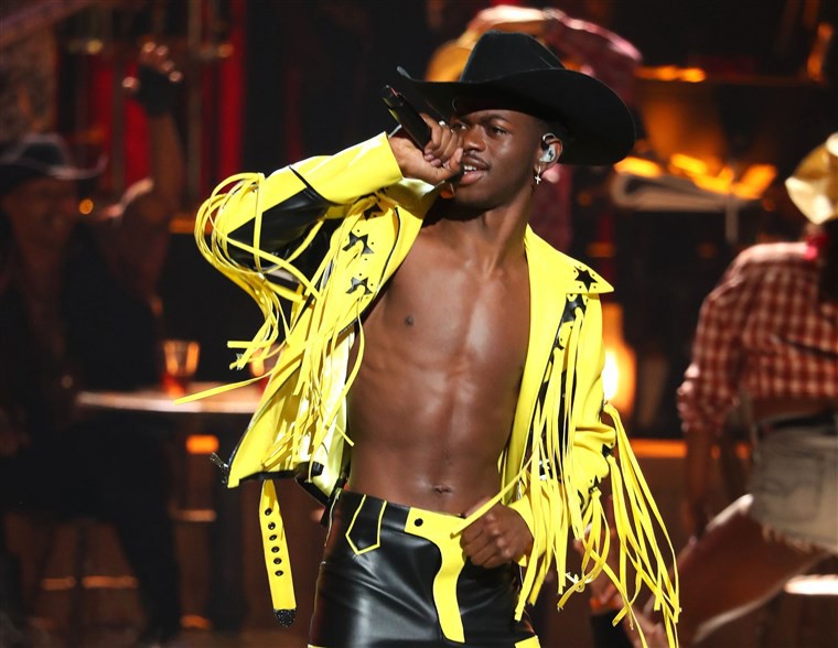190712-lil-nas-x-ac-432p1ce2eb544670d1ea3cc091721e91fff6fit-760w-1563909287296931564805.jpg