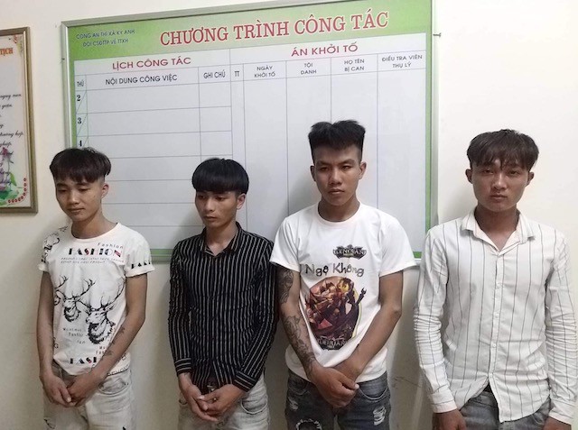 Hà Tĩnh: Mâu thuẫn cá nhân, 4 thanh niên dùng rìu chém người tại quán Internet - Ảnh 1.