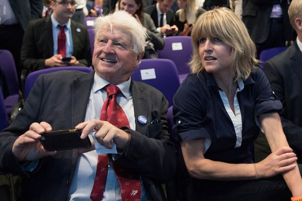 H&eacute; lộ ch&acirc;n dung b&oacute;ng hồng của t&acirc;n Thủ tướng Anh: Mang danh l&agrave; kẻ thứ 3 chen ngang tổ ấm 25 năm, trẻ trung quyến rũ v&agrave; t&agrave;i giỏi - Ảnh 2.