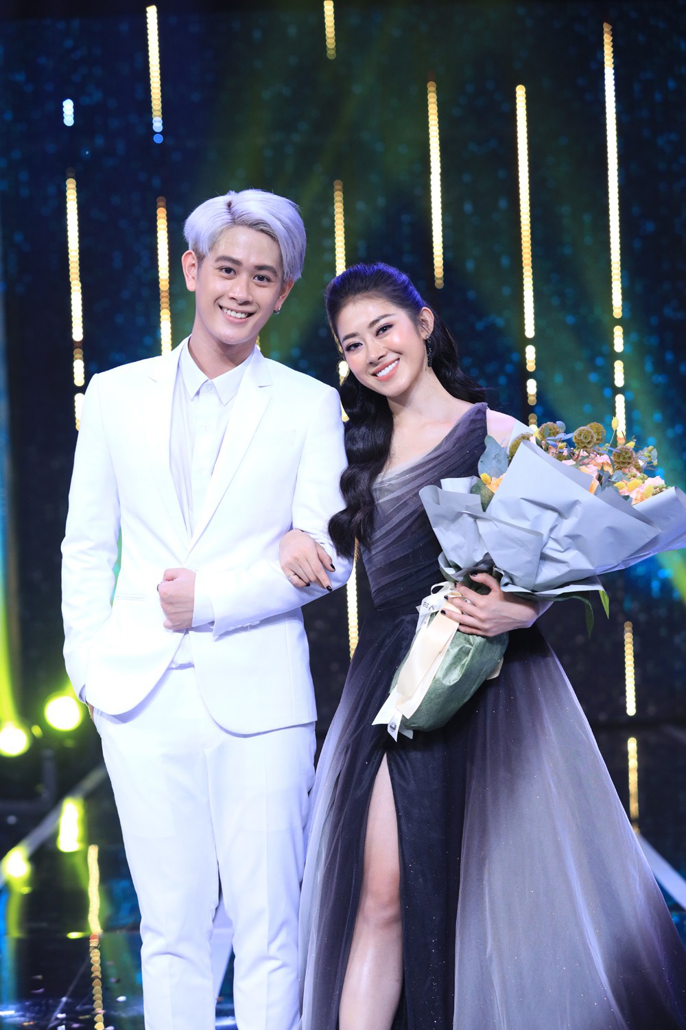 Quân Hồ âm thầm ra sân bay đón Mai Sương vào Sài Gòn, chuẩn bị ra mắt bộ hình chung sau Người ấy là ai - Ảnh 1. Quân Hồ âm thầm ra sân bay đón Mai Sương vào Sài Gòn, chuẩn bị ra mắt bộ hình chung sau Người ấy là ai - Ảnh 1.