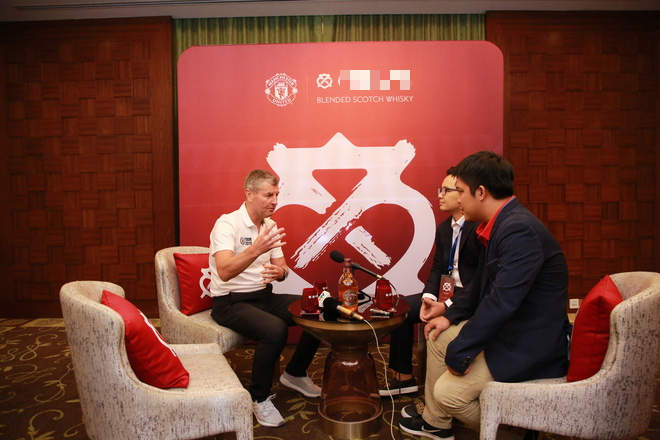 Cựu danh thủ MU: Cầu thủ Việt có thể đặt chân tới Manchester United - Ảnh 1.