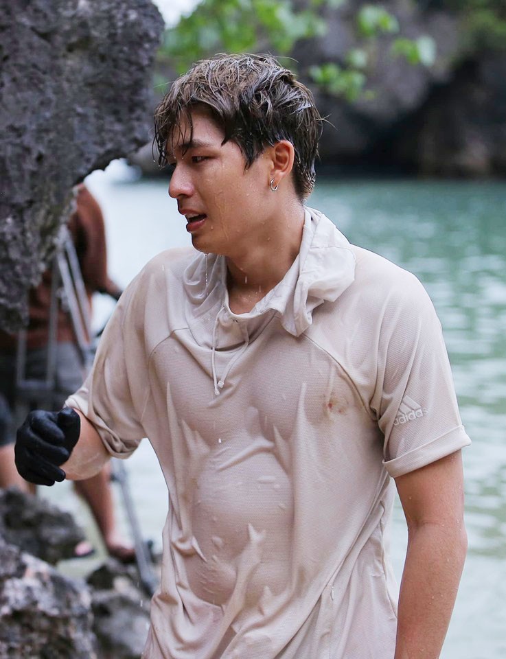 MLee đăng h&igrave;nh động vi&ecirc;n nhưng ai cũng nh&igrave;n... chiếc bụng nước l&egrave;o của Quốc Anh - Ảnh 4.