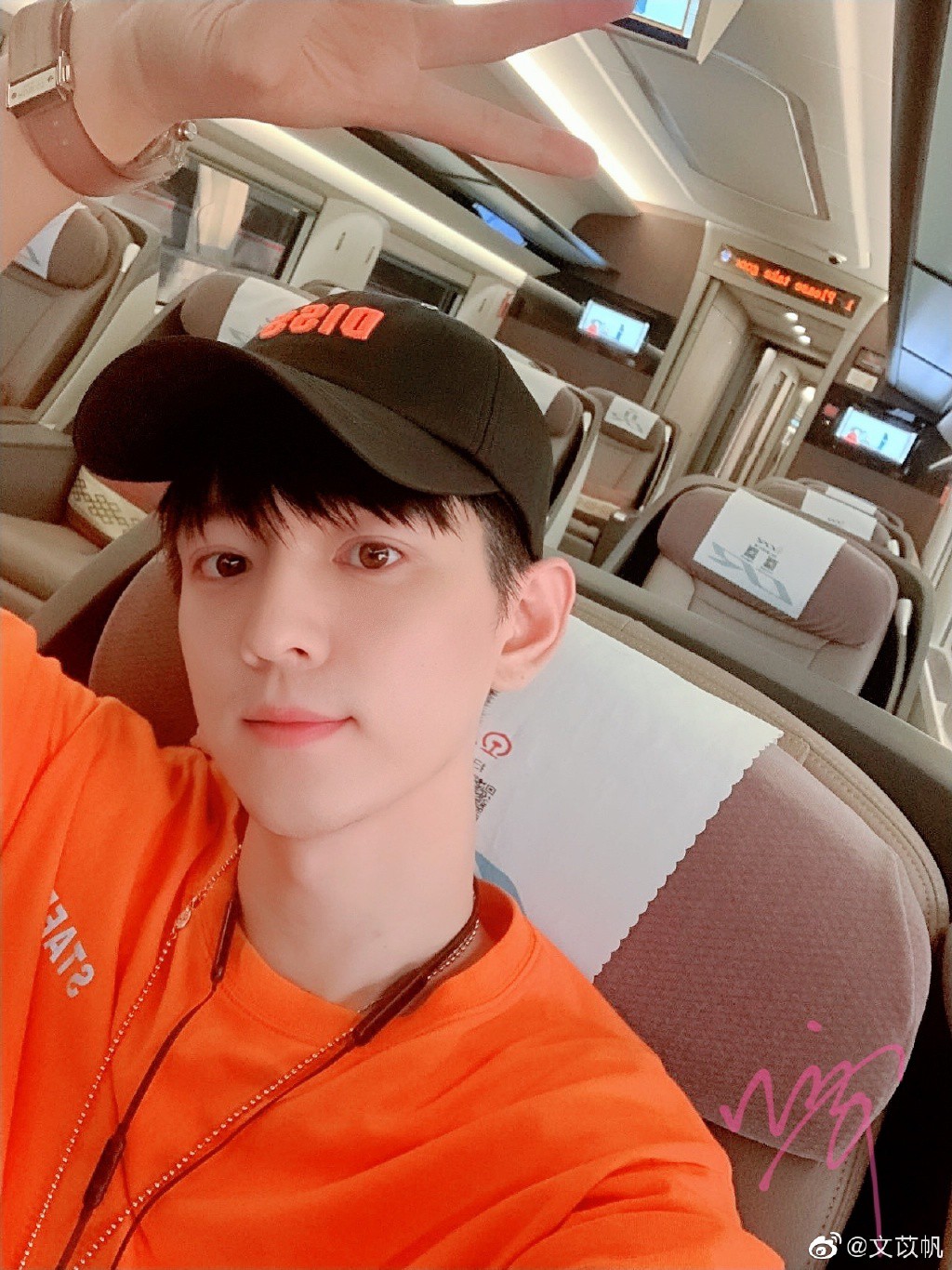 Ngã ngửa tuổi thật của Gun thần Lý Hiện và Grunt (Cá Mực Hầm Mật) ngoài đời: Người 28 tuổi làm chú, kẻ 33 làm cháu! - Ảnh 5. Ngã ngửa tuổi thật của Gun thần Lý Hiện và Grunt (Cá Mực Hầm Mật) ngoài đời: Người 28 tuổi làm chú, kẻ 33 làm cháu! - Ảnh 5.