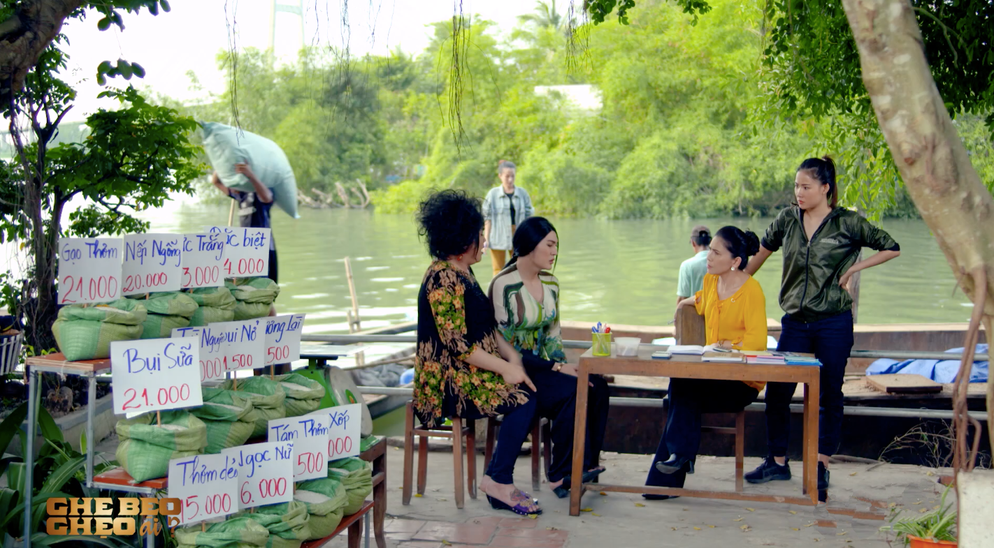 Tập 5 Ghe Bẹo Ghẹo Ai?: Nghiệp quật đúng giờ là khi Thêm đang dở tay hại người thì bị túm đầu ra tẩn lên bờ xuống ao - Ảnh 5. Tập 5 Ghe Bẹo Ghẹo Ai?: Nghiệp quật đúng giờ là khi Thêm đang dở tay hại người thì bị túm đầu ra tẩn lên bờ xuống ao - Ảnh 5.