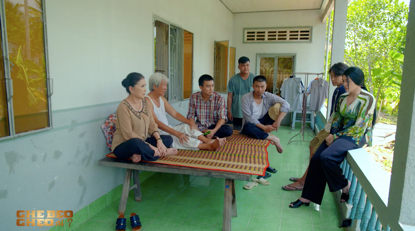 Tập 5 Ghe Bẹo Ghẹo Ai?: Nghiệp quật đúng giờ là khi Thêm đang dở tay hại người thì bị túm đầu ra tẩn lên bờ xuống ao - Ảnh 11. Tập 5 Ghe Bẹo Ghẹo Ai?: Nghiệp quật đúng giờ là khi Thêm đang dở tay hại người thì bị túm đầu ra tẩn lên bờ xuống ao - Ảnh 11.