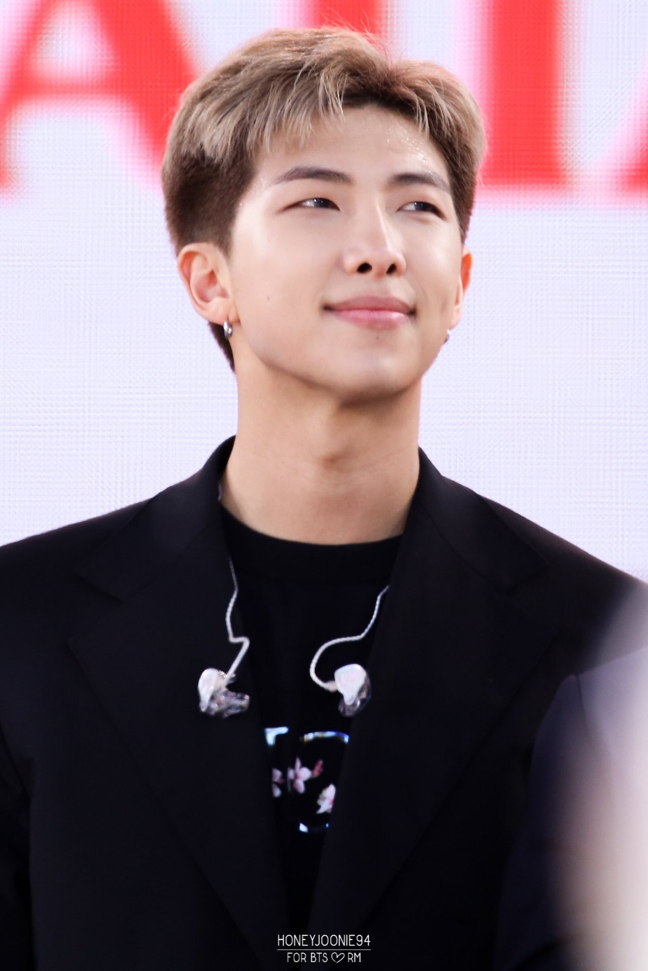 RM (BTS) bất ngờ góp giọng trong bản remix "Old Town Road" mới nhất của