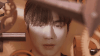 Tưởng đơn giản nhưng MV debut của Kang Daniel lại chứa 1001 ẩn ý sâu sắc, liệu bạn có nhận ra? - Ảnh 2. Tưởng đơn giản nhưng MV debut của Kang Daniel lại chứa 1001 ẩn ý sâu sắc, liệu bạn có nhận ra? - Ảnh 2.