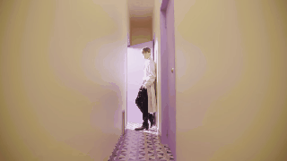 Tưởng đơn giản nhưng MV debut của Kang Daniel lại chứa 1001 ẩn ý sâu sắc, liệu bạn có nhận ra? - Ảnh 7. Tưởng đơn giản nhưng MV debut của Kang Daniel lại chứa 1001 ẩn ý sâu sắc, liệu bạn có nhận ra? - Ảnh 7.