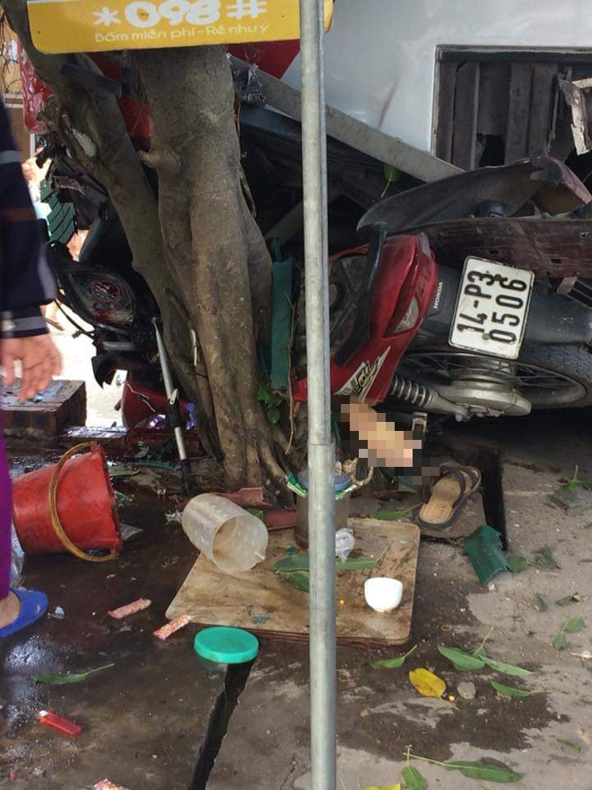 Cận cảnh hiện trường xe khách của nhà xe Đức Hùng gặp nạn khiến 5 người thương vong ở Quảng Ninh - Ảnh 6.