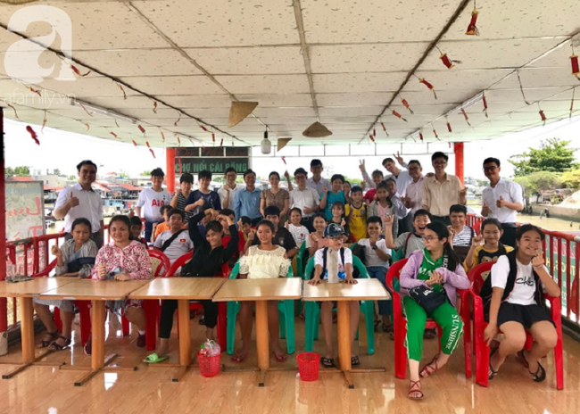 Chuyện về lớp tiếng Anh ngay tr&ecirc;n chợ nổi C&aacute;i Răng hay vườn ươm c&aacute;i ước mơ học ngoại ngữ của đ&aacute;m con trẻ Cần Thơ - Ảnh 7.
