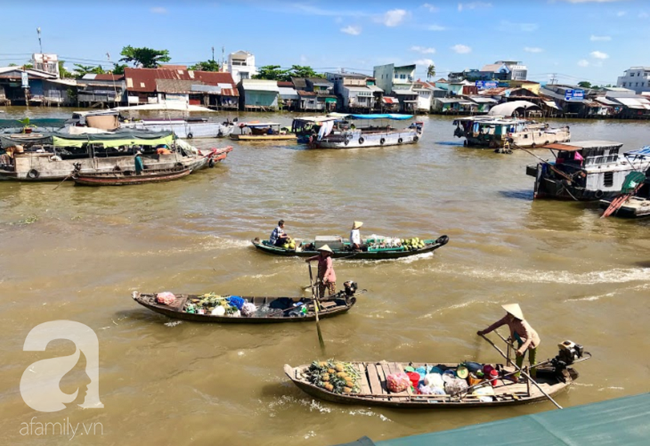 Chuyện về lớp tiếng Anh ngay tr&ecirc;n chợ nổi C&aacute;i Răng hay vườn ươm c&aacute;i ước mơ học ngoại ngữ của đ&aacute;m con trẻ Cần Thơ - Ảnh 8.