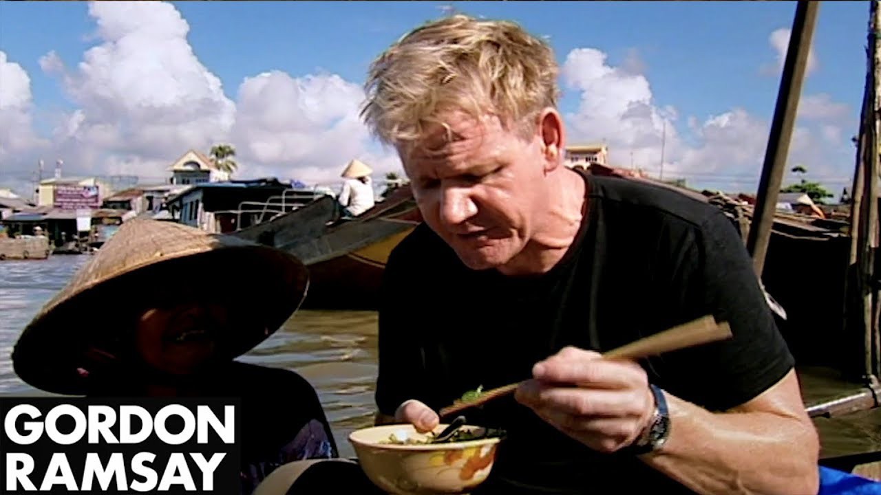 Gordon Ramsay bị ném đá bởi giới ẩm thực dù cố gắng học hỏi
