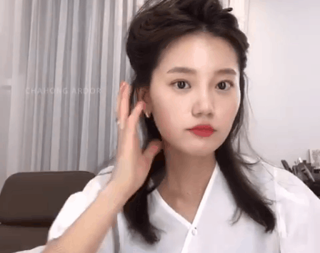 B&iacute; k&iacute;p l&agrave;m n&ecirc;n mọi kiểu t&oacute;c sương sương xinh như mộng của g&aacute;i H&agrave;n đều nằm cả ở chiếc m&aacute;y &eacute;p duỗi nhỏ m&agrave; lợi hại - Ảnh 1.